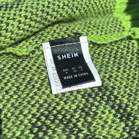 SHEIN Green and Black Floral Cropped Jacket - Picture 4 of 5